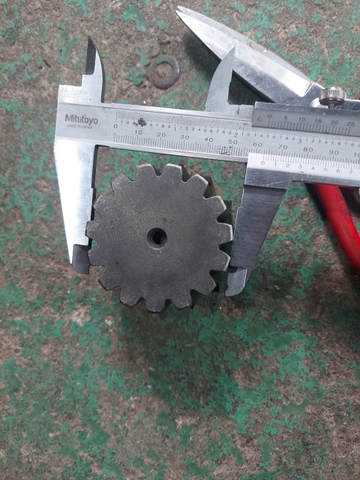 BR GIỮA QTTD PC200-6 / PC220-6 / 6D95 15R D70*H65 - XPL