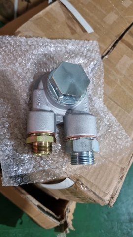 ĐẾ LỌC NHỚT EC145/EC210 C6204 - TPSUZU