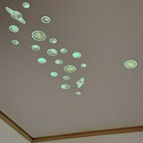 Hình dán Sticker Galaxy phát sáng trong phòng ngủ trẻ em