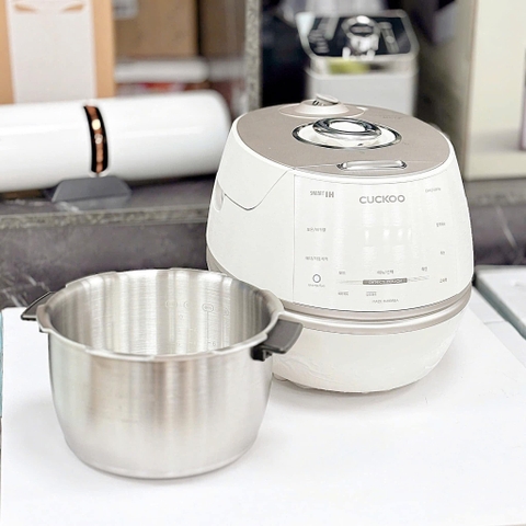Hình ảnh nồi cơm điện Cuckoo lòng inox 1.8L thiết kế sang trọng