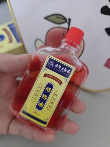 Dầu Xoa Bóp Thảo Dược Hong Kong Chai 30ml – Giảm Đau Vai Gáy, Lưng, Đầu Gối – Hỗ Trợ Lưu Thông Máu