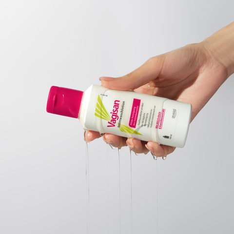Dung dịch vệ sinh phụ nữ làm mềm và chống lão hoá Vagisan Intimwaschlotion 200ml