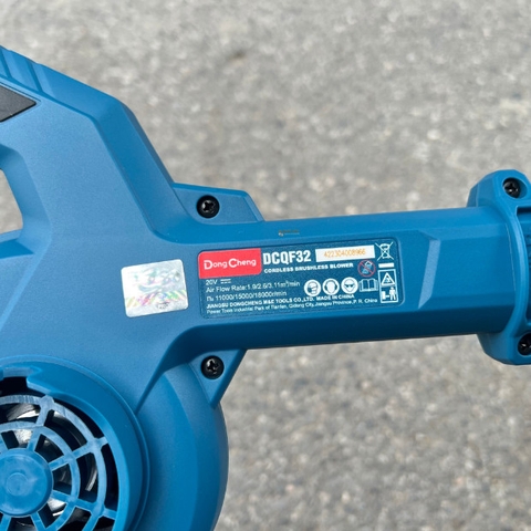 Máy thổi bụi dùng pin Dongcheng DCQF 32