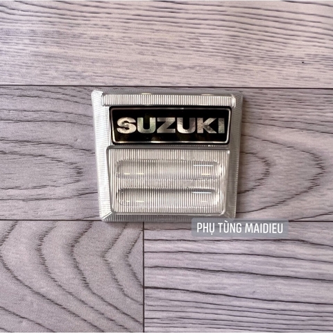 LOGO TEM MẶT NẠ ĐỜI 110cc CHỮ TRẮNG (SPORT-XIPO-RGV-RGX-SATRIA)