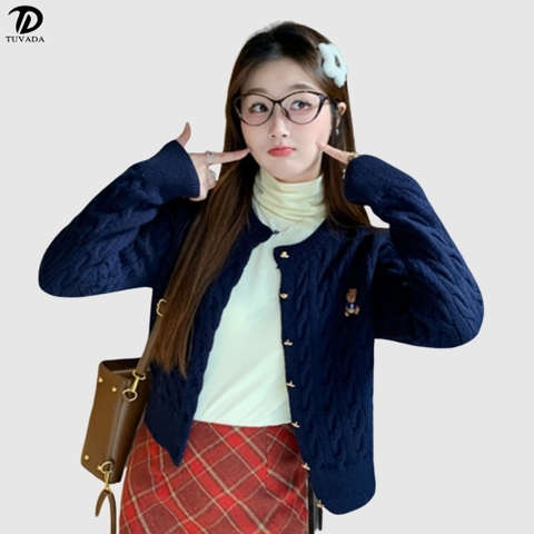 Áo khoác len cardigan thêu gấu cúc tim Tuvada - LCG53