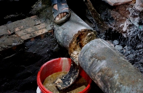 Lắp bể tách mỡ cho nhà hàng, khách sạn đúng quy định của luật bảo vệ môi trường 2022