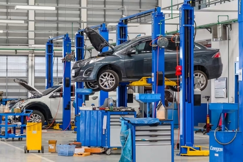 Những lỗi thường gặp khi sử dụng cầu nâng ô tô và cách phòng tránh