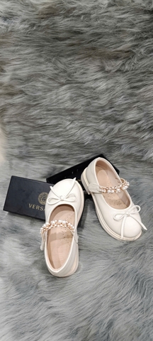 Giày em bé mẫu 4