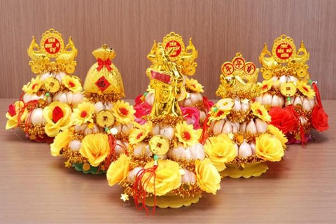 Đặt tỏi lên bàn thờ Ông Địa Thần Tài vào ngày Tết, thu hút tài lộc nguyên năm 2026