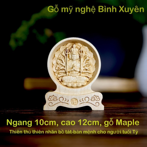 Tượng Thiên Thủ Thiên Nhãn Bồ  Tát - bản mệnh cho người tuổi Tý, cao 12cm, gỗ Maple, chạm 2 mặt giống nhau để ô tô