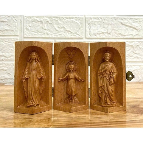 Bộ bàn thờ công giáo mini Thánh gia thất - Đức mẹ Ban Ơn cao 10cm, gỗ Beech