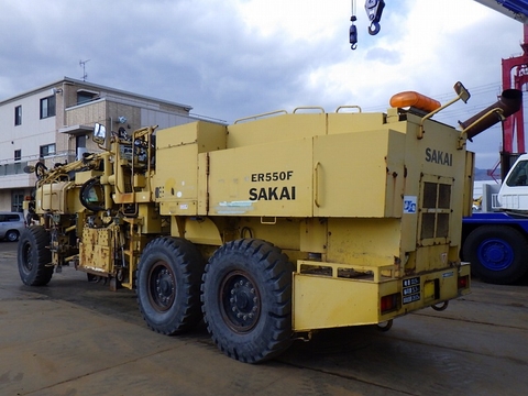SAKAI ER550F (MER10141, 1999) – Giải pháp hoàn hảo cho thi công đường bộ