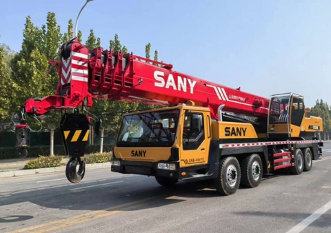SANY STC500 (Cẩu bánh lốp 50 tấn)