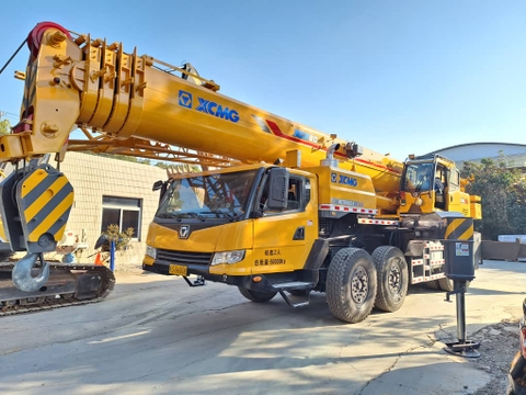CẨU ĐỊA HÌNH KOBELCO RK100 – 10 TẤN (1999)