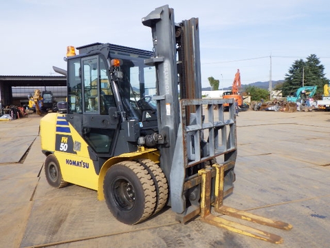 XE NÂNG DẦU KOMATSU FH50-2