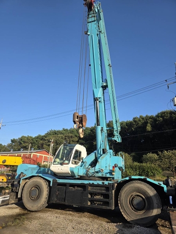 KOBELCO RK500 – Xe cẩu bánh lốp