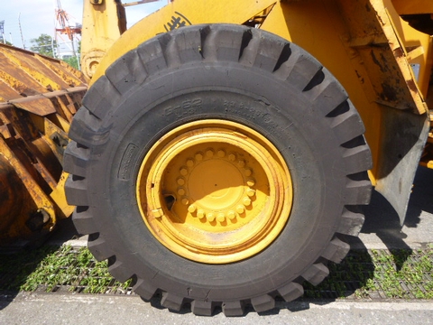 MÁY XÚC LẬT TCM L32 (1998)