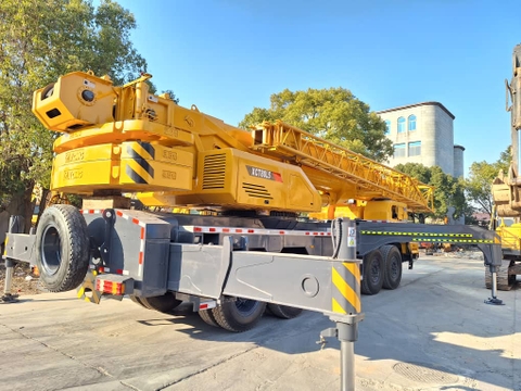 CẨU ĐỊA HÌNH KOBELCO RK100 – 10 TẤN (1999)
