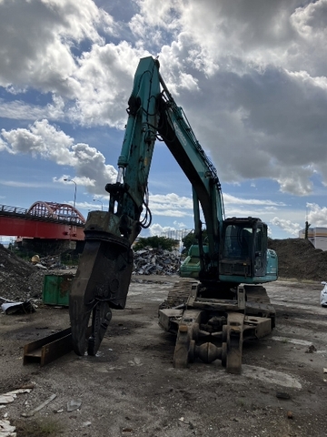 MÁY XÚC ĐÀO KOBELCO SK210D-9 – MODEL 2014