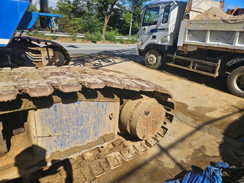 CẨU BÁNH XÍCH KOBELCO 7065 – 65 TẤN 🚧