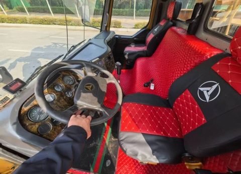 SANY STC500 (Cẩu bánh lốp 50 tấn)