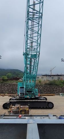 CẨU BÁNH XÍCH KOBELCO CKE2500 (2005)