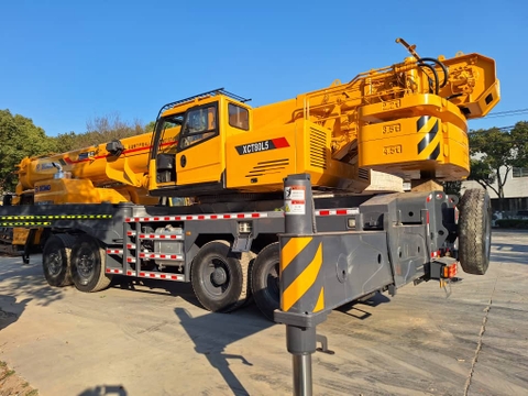 CẨU ĐỊA HÌNH KOBELCO RK100 – 10 TẤN (1999)
