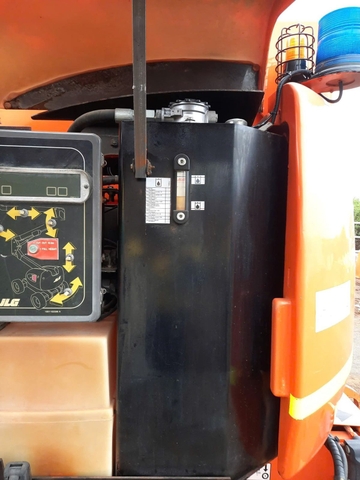 XE NÂNG NGƯỜI JLG 450AJ 2010