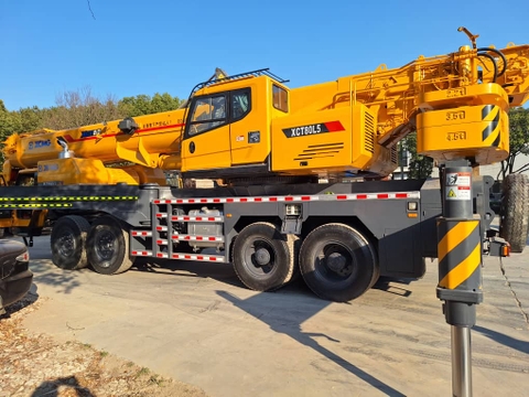 CẨU ĐỊA HÌNH KOBELCO RK100 – 10 TẤN (1999)