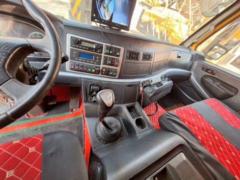 CẨU ĐỊA HÌNH KOBELCO RK100 – 10 TẤN (1999)