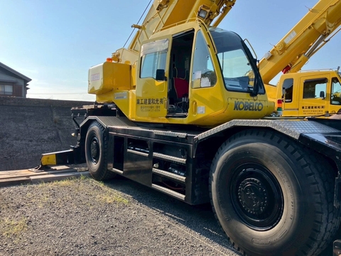 CẨU BÁNH LỐP KOBELCO RK500 – 51 TẤN
