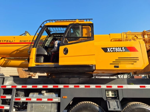 CẨU ĐỊA HÌNH KOBELCO RK100 – 10 TẤN (1999)