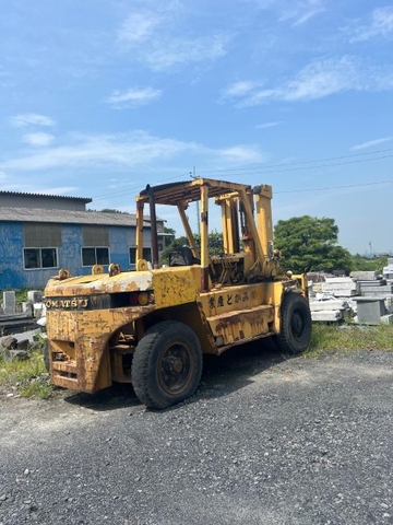 Xe nâng KOMATSU FD100-4 10 TONS