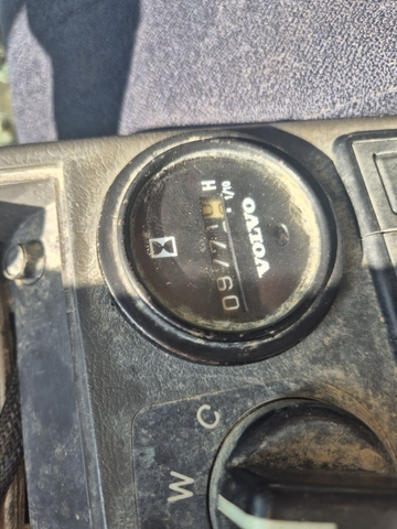 XE ĐÀO BÁNH LỐP VOLVO EW145BP