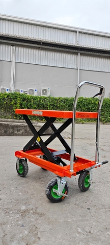 Xe nâng bàn cam 500kg bánh cày D200