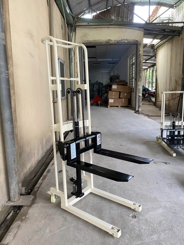 Xe nâng mini 400 kg nâng cao 160cm