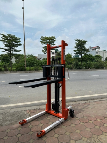 Xe nâng tay cao 2T-1.6M (có phanh) càng 1.14