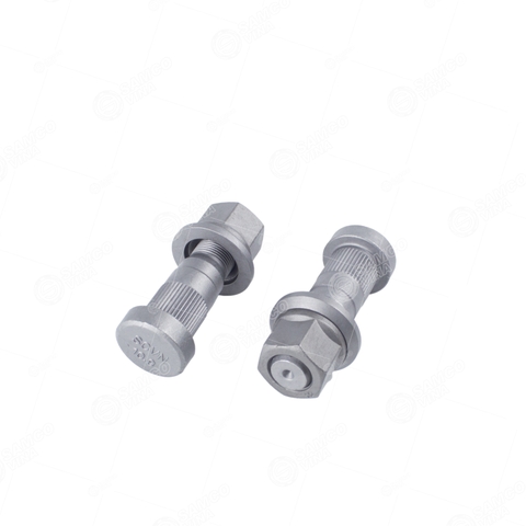 Tắc kê cầu sau xe rỗng