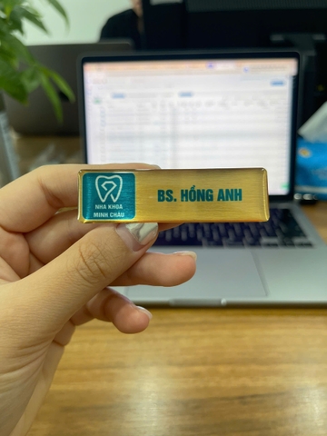 Thẻ tên đeo ngực