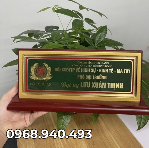 Biển Chức Danh Công An Phủ Keo Nhũ Vàng Mặt 09x25cm