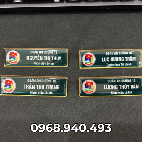 Thẻ tên đeo ngực