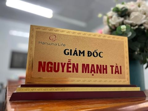 Biển Chức Danh Tam Cấp Mặt Đồng 2mm Mạ Vàng