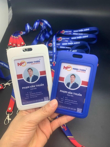 Bộ thẻ đeo nhân viên 54x86 mm (Kèm dây in UV)