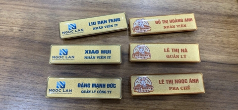 Thẻ tên đeo ngực