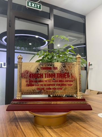 Biển Chức Danh Gỗ Đồng 2 Cột Mạ Vàng