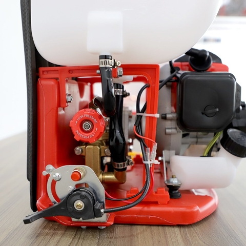 Máy phun thuốc trừ sâu, côn trùng động cơ Oshima 768 700W Đỏ 2 thì (bơm vuông đồng)