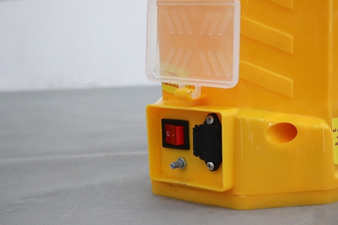 Máy phun thuốc trừ sâu, côn trùng điện CON ONG VÀNG Li20-pin Vàng Pin lithium 12V8Ah