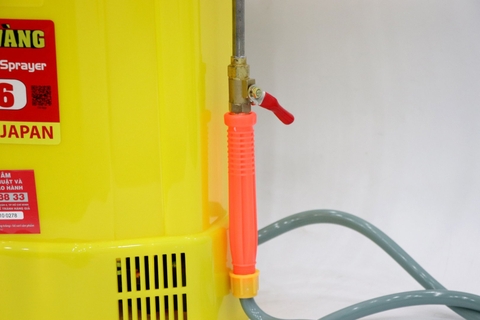 Máy phun thuốc trừ sâu, côn trùng điện Con Ong Vàng COV-16-ắc quy Vàng 12V8Ah