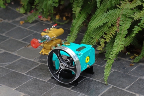 Máy phun thuốc trừ sâu bảo vệ thực vật (không động cơ) Con Ong Vàng COV30AX 2.0HP Xanh mờ (hoạt động bằng sức kéo động cơ)