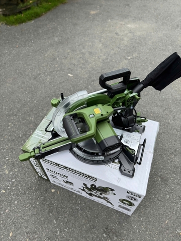 Máy cắt nhôm trượt Dekton DK-CN256XPLUS 2000W đường kính lưỡi cắt 255mm